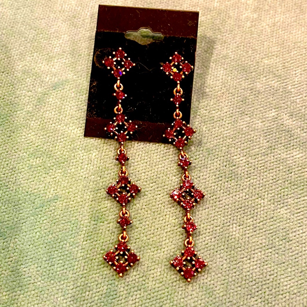 Gorgeous purple rhinestone earrings